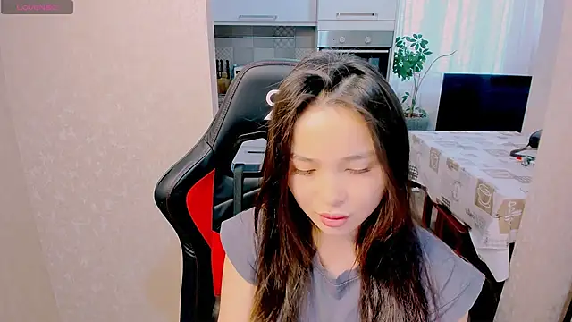 Snapshot of AyaMoon chatting on 11-11-25, 04:34 AyaMoon online show from 11-11-25, 04:34