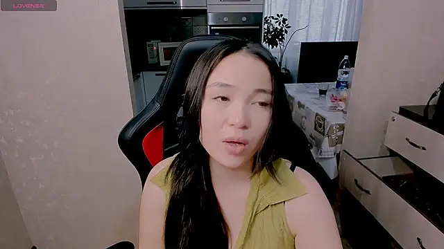 Snapshot of AyaMoon chatting on 11-18-25, 04:50 AyaMoon online show from 11-18-25, 04:50