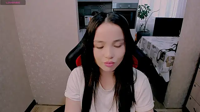 Snapshot of AyaMoon chatting on 11-19-25, 04:56 AyaMoon online show from 11-19-25, 04:56