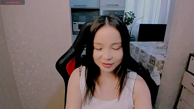 Snapshot of AyaMoon chatting on 11-21-25, 04:44 AyaMoon online show from 11-21-25, 04:44