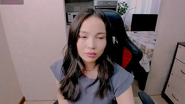 Snapshot of AyaMoon chatting on 11-24-25, 05:18 AyaMoon online show from 11-24-25, 05:18