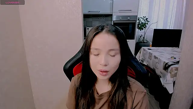 Snapshot of AyaMoon chatting on 11-26-25, 04:46 AyaMoon online show from 11-26-25, 04:46