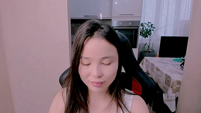 Snapshot of AyaMoon chatting on 12-16-25, 04:50 AyaMoon online show from 12-16-25, 04:50