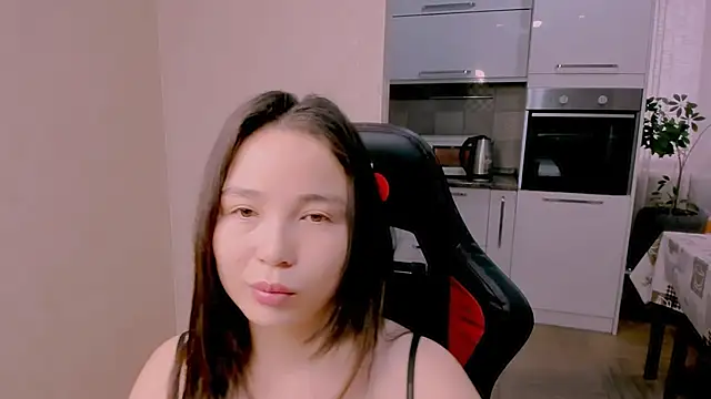 Snapshot of AyaMoon chatting on 12-17-25, 04:51 AyaMoon online show from 12-17-25, 04:51