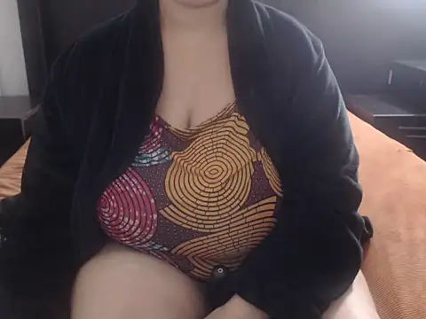 XHotJuicyBootyXX online show from 07-03-26, 09:05