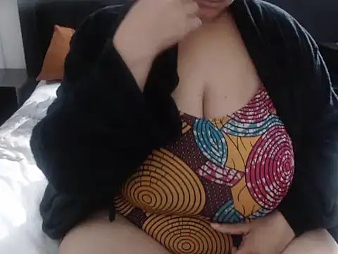 XHotJuicyBootyXX online show from 07-28-26, 09:48
