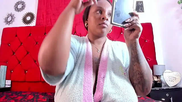 Snapshot of harleyevaans chatting on 09-30-25, 12:32 harleyevaans online show from 09-30-25, 12:32