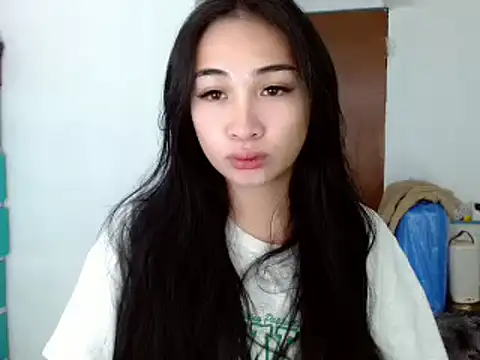 SweetLilly 18 online show from 12-11-24, 05:59