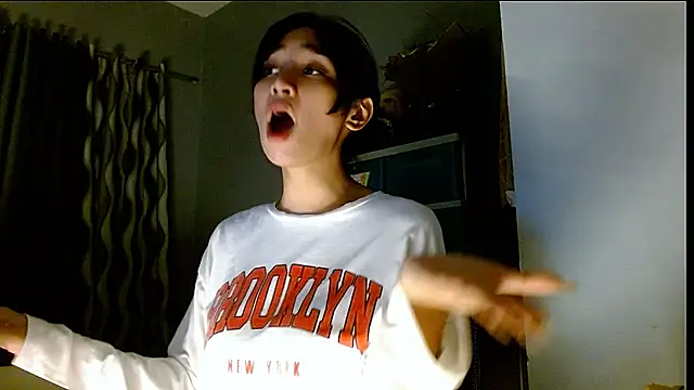 SweetLilly 18 online show from 08-05-26, 02:42