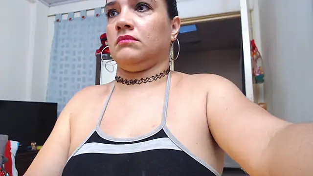 Snapshot of GlendaStarx chatting on 11-20-25, 09:36 GlendaStarx online show from 11-20-25, 09:36