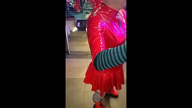 Snapshot of fetishboyzz chatting on 11-03-25, 09:48 fetishboyzz online show from 11-03-25, 09:48