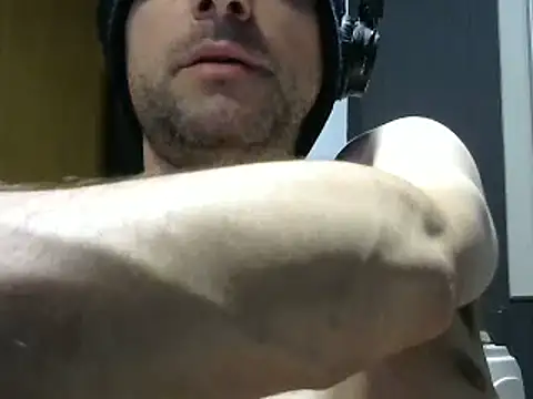 Snapshot of gauchors20 chatting on 12-07-24, 02:31 gauchors20 online show from 12-07-24, 02:31