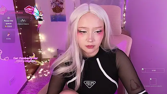 KuroChan420 online show from 11-28-25, 02:14