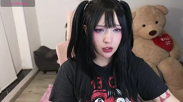 KuroChan420 online show from 04-08-26, 02:00