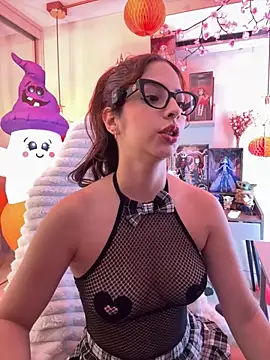 Snapshot of Zoe_Bae chatting on 10-23-25, 09:24 Zoe Bae online show from 10-23-25, 09:24