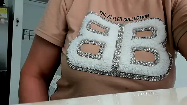 Snapshot of SexyCaitlynHot chatting on 11-03-25, 03:57 SexyCaitlynHot online show from 11-03-25, 03:57