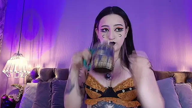 Charlotte Germanotta  online show from 06-10-26, 05:23