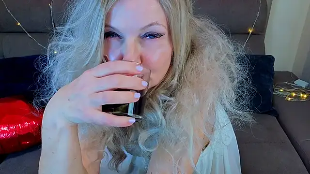 Abby Moore  online show from 02-26-26, 01:54