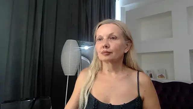 Snapshot of Abby_Moore_ chatting on 07-04-26, 12:11 Abby Moore online show from 07-04-26, 12:11