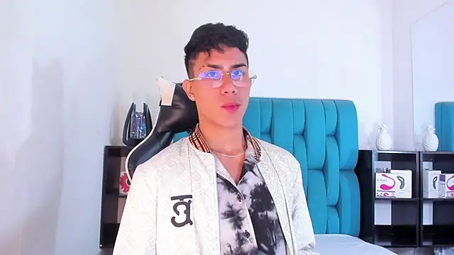 Snapshot of AlanNaughty chatting on 03-14-25, 07:55 AlanNaughty online show from 03-14-25, 07:55