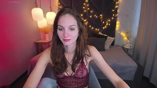 Snapshot of MirandaGlow chatting on 12-27-24, 12:01 MirandaGlow online show from 12-27-24, 12:01