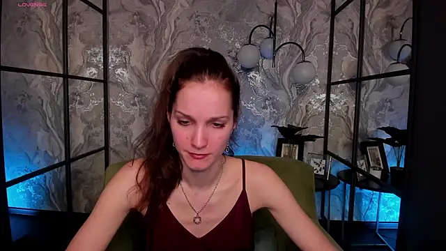 Snapshot of MirandaGlow chatting on 03-21-26, 08:19 MirandaGlow online show from 03-21-26, 08:19