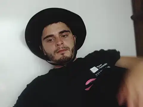 Snapshot of Fuyuichirou chatting on 12-12-24, 03:54 Fuyuichirou online show from 12-12-24, 03:54