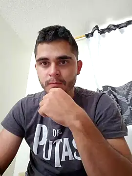 Snapshot of Fuyuichirou chatting on 02-13-25, 05:01 Fuyuichirou online show from 02-13-25, 05:01