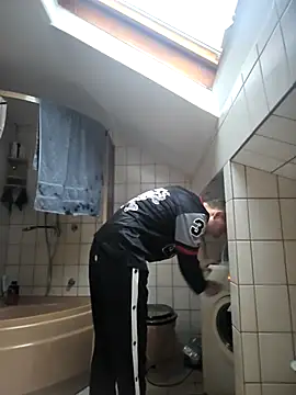 Snapshot of AnubisTVirus chatting on 12-15-25, 08:18 AnubisTVirus online show from 12-15-25, 08:18