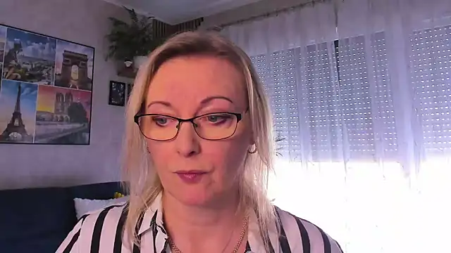 vanessa chat online show from 04-15-26, 01:18