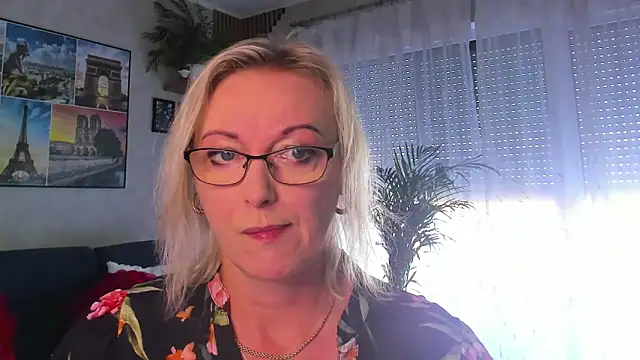 vanessa chat online show from 06-17-26, 01:23