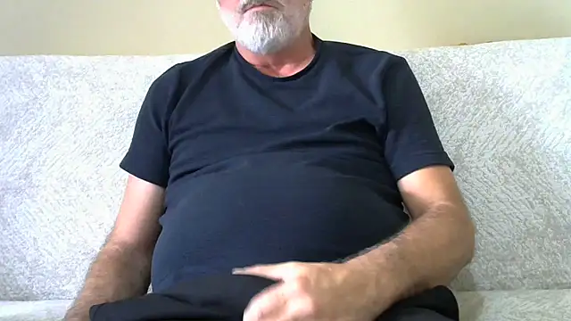 Snapshot of 35tibet35 chatting on 10-19-25, 01:01 35tibet35 online show from 10-19-25, 01:01