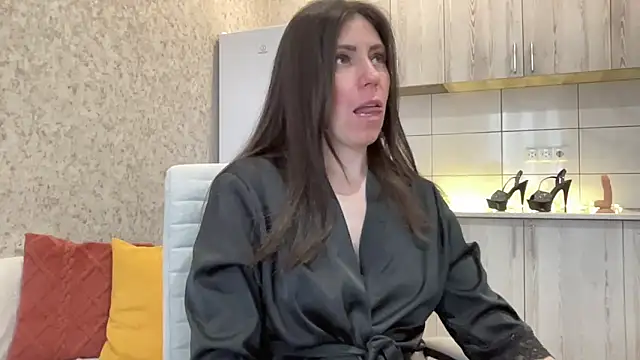 HotyWinter online show from 04-18-26, 05:00