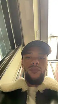 Lionayowe online show from 10-26-25, 07:53