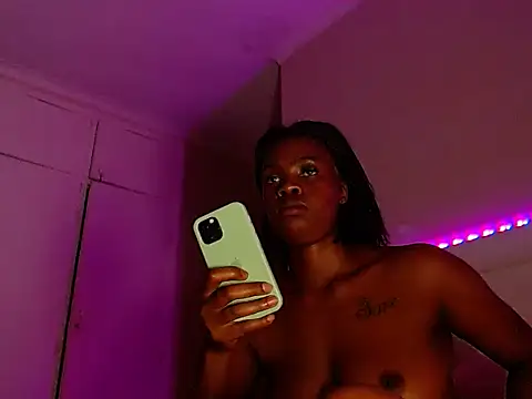 Snapshot of LuciousLips96 chatting on 05-11-26, 04:04 LuciousLips96 online show from 05-11-26, 04:04