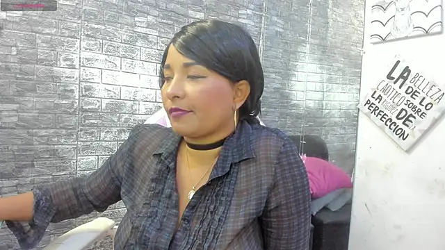 paola ih online show from 06-06-26, 09:41