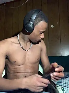 Snapshot of Tristris100 chatting on 12-11-24, 11:00 Tristris100 online show from 12-11-24, 11:00