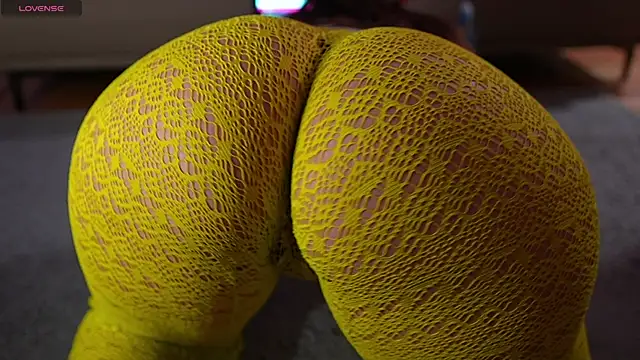 Snapshot of pawg_queen chatting on 10-24-25, 09:44 pawg queen online show from 10-24-25, 09:44