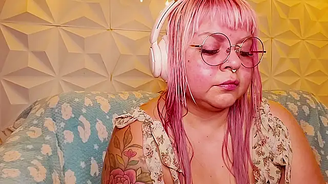 Snapshot of Satyn_doll chatting on 05-31-26, 10:11 Satyn doll online show from 05-31-26, 10:11