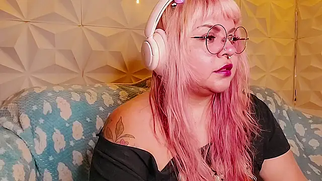 Snapshot of Satyn_doll chatting on 06-06-26, 11:42 Satyn doll online show from 06-06-26, 11:42