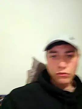 Snapshot of eduar37401 chatting on 12-18-25, 03:01 eduar37401 online show from 12-18-25, 03:01