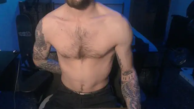 Snapshot of SexxxyLouis chatting on 01-19-25, 06:32 SexxxyLouis online show from 01-19-25, 06:32