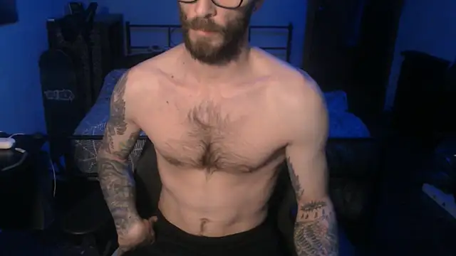 Snapshot of SexxxyLouis chatting on 01-21-25, 01:22 SexxxyLouis online show from 01-21-25, 01:22