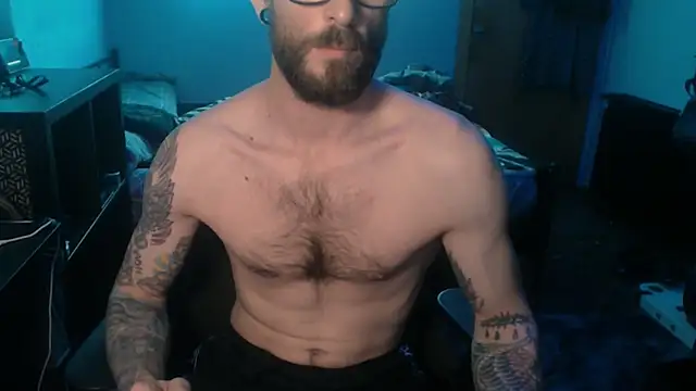 Snapshot of SexxxyLouis chatting on 02-12-25, 04:11 SexxxyLouis online show from 02-12-25, 04:11