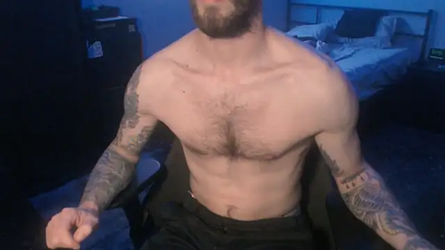 Snapshot of SexxxyLouis chatting on 03-21-25, 05:45 SexxxyLouis online show from 03-21-25, 05:45