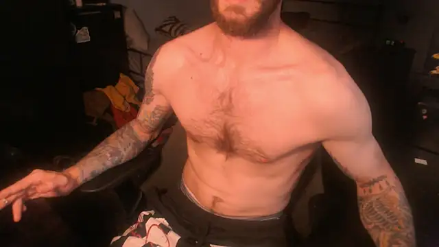 Snapshot of SexxxyLouis chatting on 09-19-25, 02:07 SexxxyLouis online show from 09-19-25, 02:07