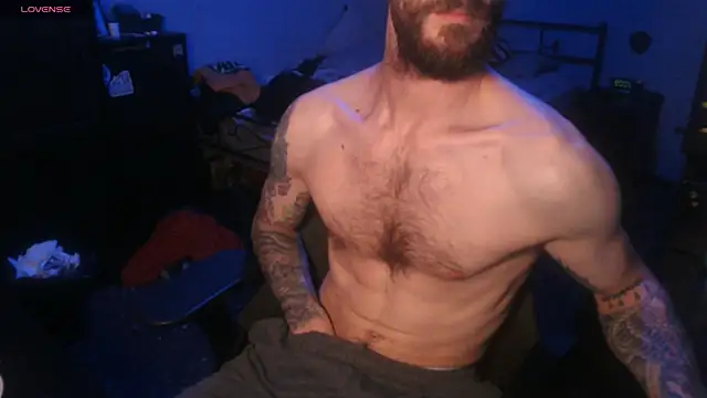 Snapshot of SexxxyLouis chatting on 09-29-25, 06:13 SexxxyLouis online show from 09-29-25, 06:13