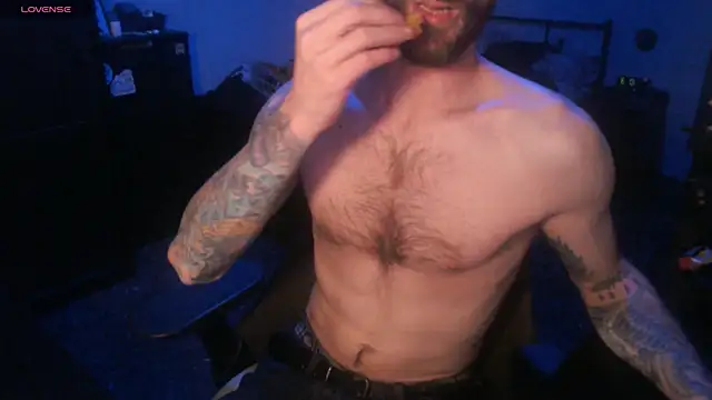 Snapshot of SexxxyLouis chatting on 10-03-25, 06:27 SexxxyLouis online show from 10-03-25, 06:27