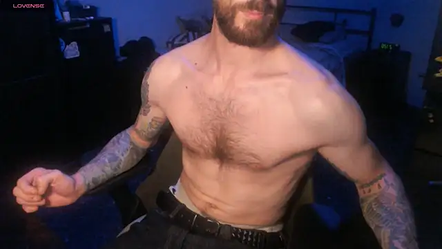 Snapshot of SexxxyLouis chatting on 10-04-25, 07:23 SexxxyLouis online show from 10-04-25, 07:23