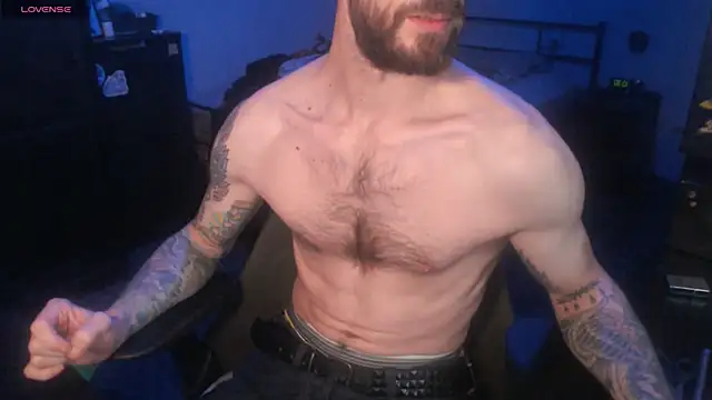 Snapshot of SexxxyLouis chatting on 10-06-25, 08:34 SexxxyLouis online show from 10-06-25, 08:34